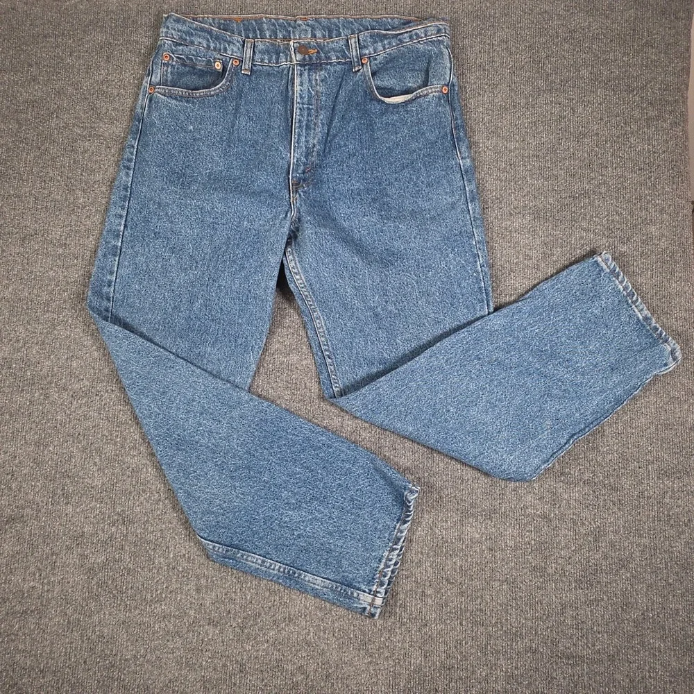 Vintage Levis 505 Jeans Mens 38x30 Medium Wash Blue Denim Straight Made in USA